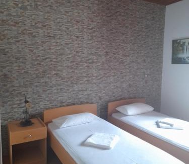 Theriso House | Therisso Rooms
