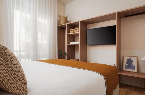 Thissio Apartment | Thiseio Acropolis Residence by Fineline Studio