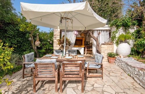Magazia Apartment | Thodoros Apartment – 3 Bedrooms, Sea Views, Family-Friendly