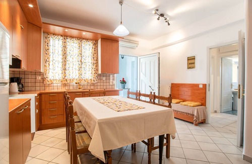 Parikia Apartment | Three Bedroom Apartment (7-9 Adults), First Floor, near Center.
