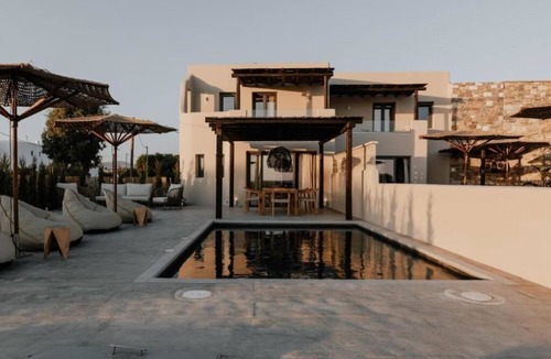 Plaka Villa | Three-Bedroom Junior Villa with Private Pool V1