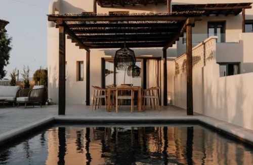 Plaka Villa | Three-Bedroom Junior Villa with Private Pool V1