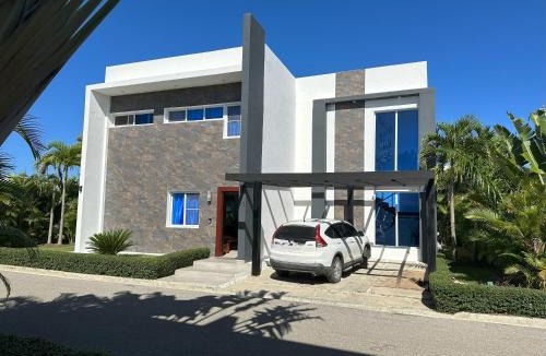 Playa Chiquita Villa | Timeless Luxury Villa-Ocean View 3BRM-5Bath-Pool