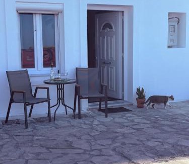 Agios Konstantinos Apartment | TimeOutApartments