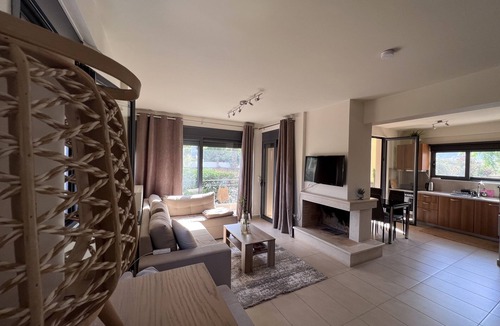 Ormos Agiou Ioannou Apartment | Tolle Ferienwohnung mit Pool und 5 Minuten Spaziergang zum Strand