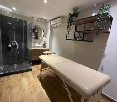 La Julia Apartment | Tower with City View Pool Sauna Spa Gym