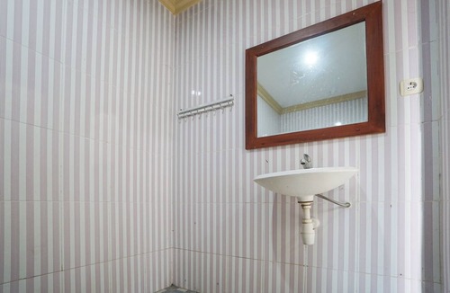 Gresik Hotel | Townhouse Oak Hotel Damar Kurung