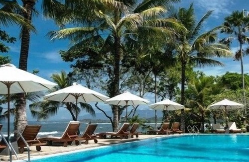 Pekutatan Cottage | Traditional Beachfront Balinese Cottage
