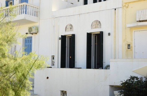Paleopolis House | Traditional island house