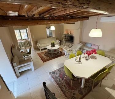 Valira House | Traditional maisonette just 15' from Kalamata