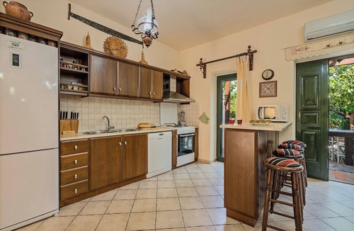 Vlichada Villa | Traditional Villa, Private Pool, Family Atmosphere