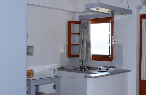 Poros Hotel | Travlos Studios