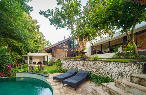 Sukawati Villa | Trekvogels Villa 9 minutes to Art Market