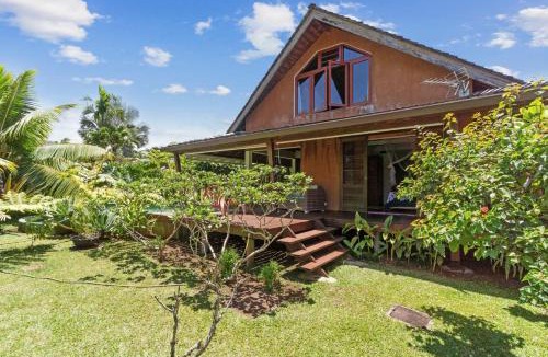 Afaahiti House | Tropical 2BR Bungalow with Private Pool