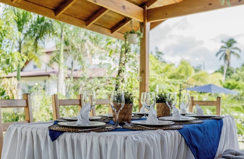 Sanchez Apartment | Tropical Getaway: Bungalow with Jacuzzi and Pool