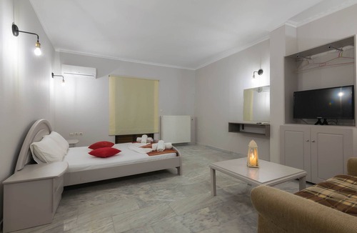 Alykes Apartment | Two Bedroom Apartment (5 pax) - The Lofos Studios