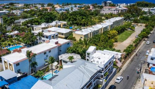 El Batey Apartment | Two-bedroom apartment with a pool near the city center