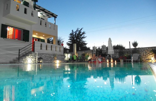 Agios Nikitas Villa | Two Deluxe exclusive pool villas for 4 close to beaches with wonderful view