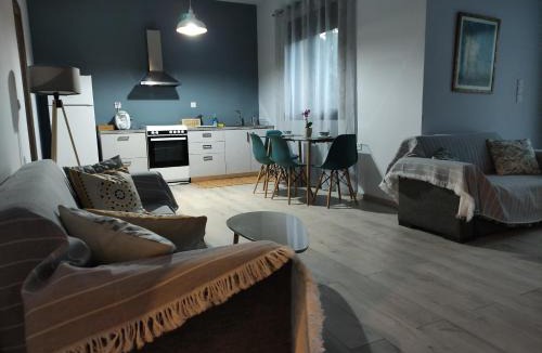Heraklion Apartment | Under the trees
