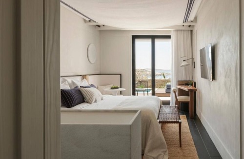 Drafaki Hotel | Unique Suite w/Outdoor Hot Pool & Panoramic Sea Views – Great for a Zen Escape