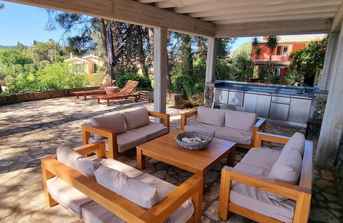 Kontokali Villa | Unique view, private beach path, 5km from Corfu City, beautiful Corfiot villa.