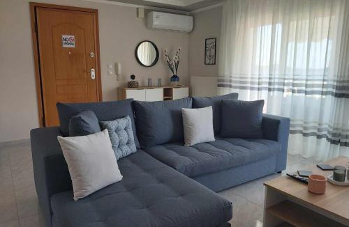 Nea Peramos Apartment | Upon The Hill