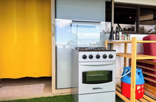 Mahina Apartment | Upper-level house, terrace & shared swimming pool - Fare Fei