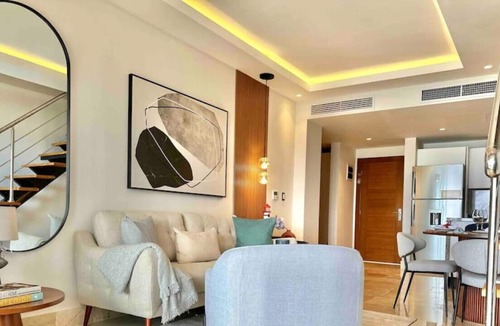 Barrio La Fortaleza Vieja Apartment | Upscale 2 Bdrm 2 Bath Penthouse with Spectacular Bay View, King Beds, Pool, Gym...