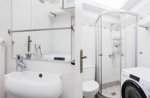 Khalandrion Apartment | Upscale 3BR Apartment in Chalandri by UPSTREET