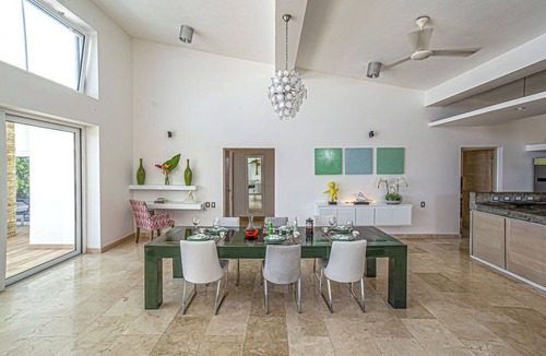 La Mulata Villa | V03 Dolce Vita · High-ceilinged Villa w/3-level pool & jet tub