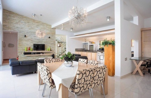 La Mulata Villa | V11 Casa Vista del Caribe · Caribbean-style with 2-level pool & large garden