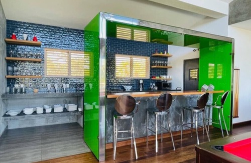 La Mulata Villa | V12 Casa Summerhill · Luxury villa w/2-level pool + bar and pool table