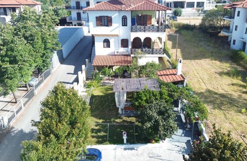 Agios Nikolaos Apartment | Vangel Backyard