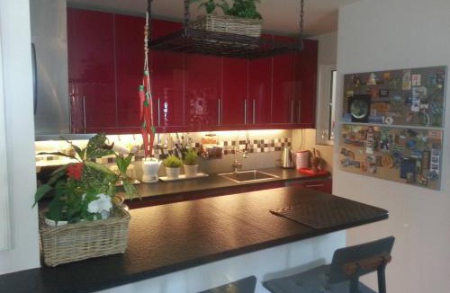 Varkiza Apartment | Varkiza Seaside Penthouse with Private Roof Deck