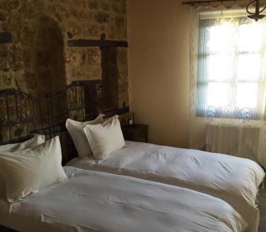 Edessa Hotel | Varosi 4 Seasons