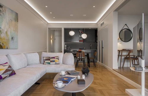 Ilisia Apartment | Vas. Sofias 96 · Chic central Athens apartment at