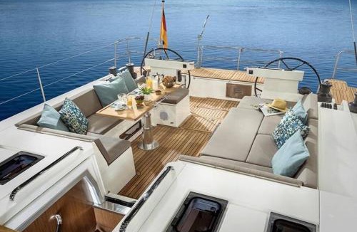 Volos City Centre Boat Rental | Vela