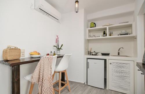 Old Town Naxos Apartment | Venetian Suites 3