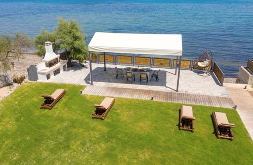 Argassi Apartment | Venetico Beachfront Apartments & Suites - 2 Bedroom Apartment