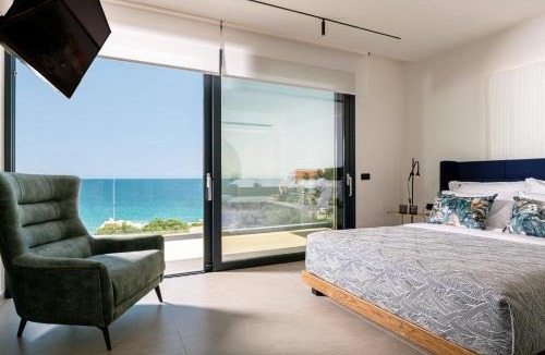 Akrotiri Villa | Ventus Villa - A Luxury Sea View Retreat in Akrotiri