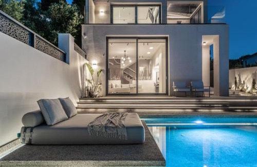 Akrotiri Villa | Ventus Villa - A Luxury Sea View Retreat in Akrotiri