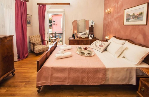 Chlomos Apartment | Victor’s Traditional House – Chlomos, Corfu