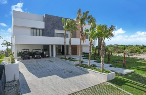 Punta Cana House | Vida Bella: Oceanfront estate w/private beach, full staff, pool, gym & cinema