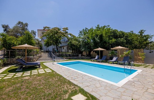 Tragilos Villa | Vila Petro