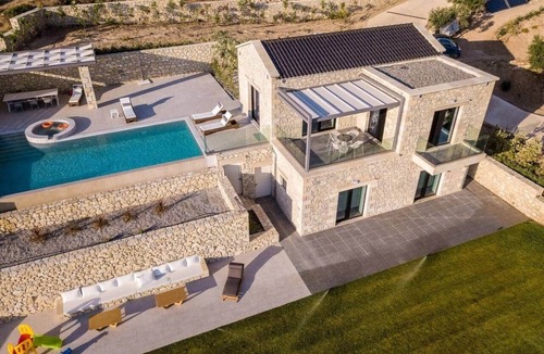 Falassarna Villa | Villa Bespoke, sea view, heated pool, jacuzzi, 2BD