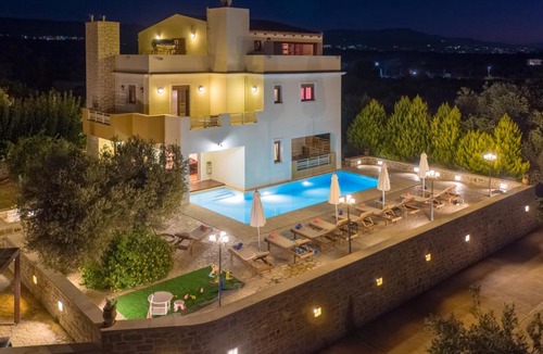 Viranepiskopi Villa | Villa 4 Seasons