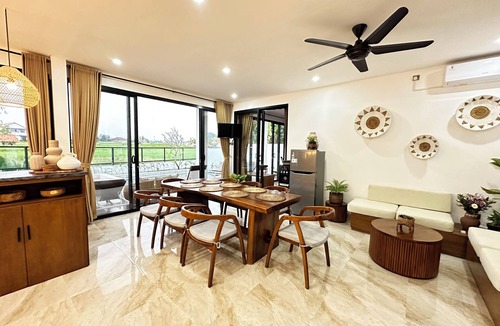 Abiansemal Villa | Villa 4BDR rice field view south of Ubud. Swimming pool + outdoor bath.