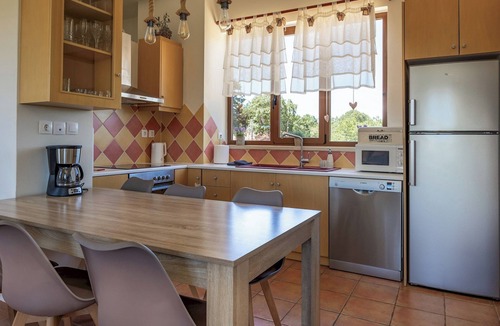 Monopari Villa | Villa Aclando - Three Bedroom Villa, Sleeps 6