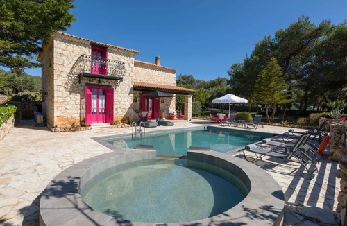 Agia Marina Villa | Villa Adnos - Serene surroundings