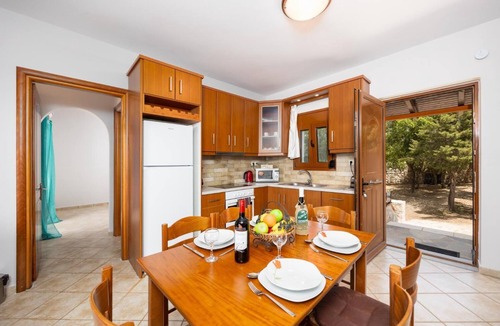 Mesovounia Villa | Villa Aetos - Three Bedroom Villa, Sleeps 6